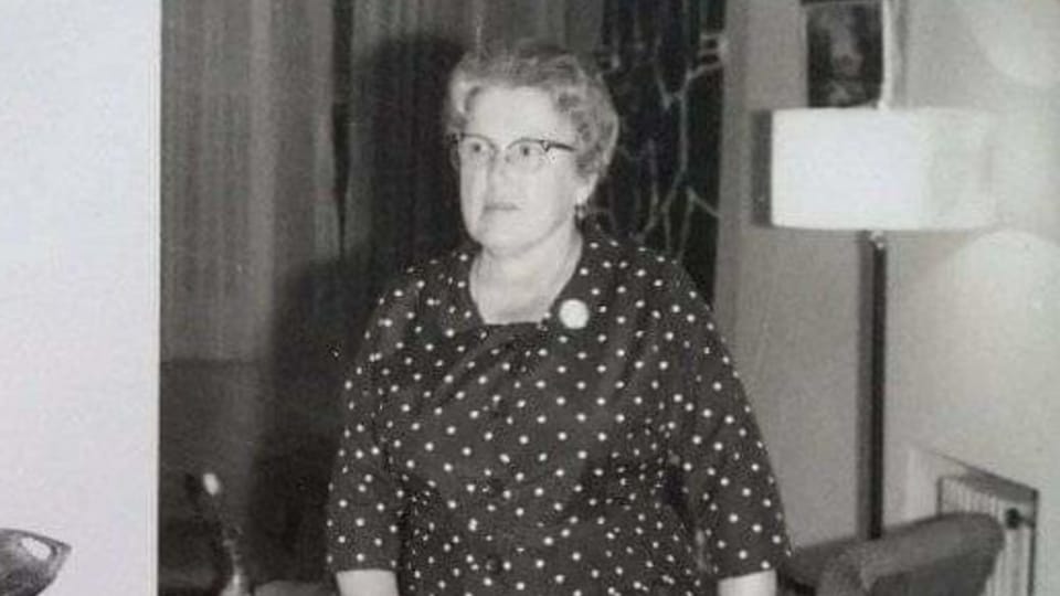 Su abuela en casa de una de sus hermanas en Praga | Foto: archivo personal