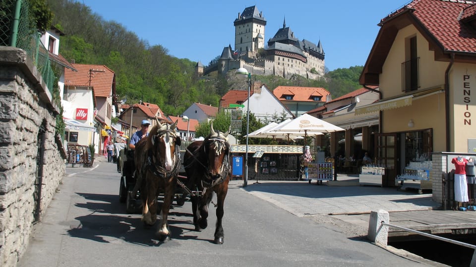 El castillo de Karlštejn, foto: Klára Stejskalová El castillo de Karlštejn, foto: Klára Stejskalová
