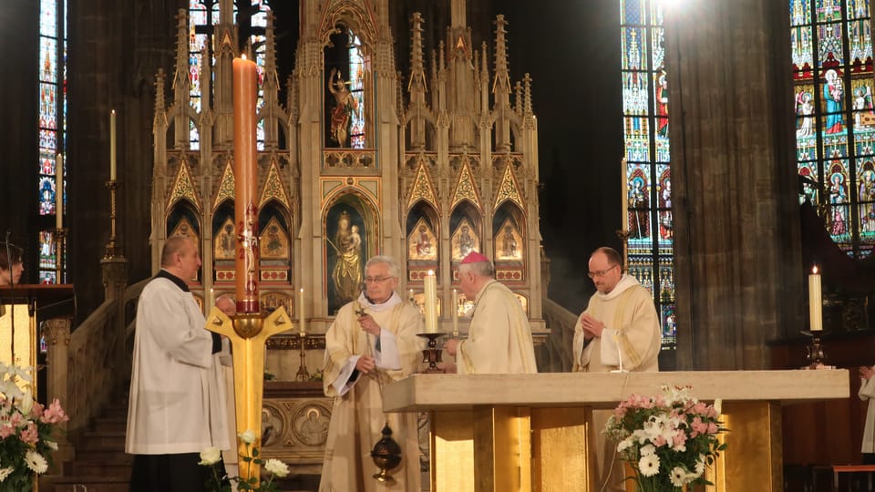 Se traslada el relicario del emperador Carlos I a la catedral de San Vito de Praga | Foto: Martina Schneibergová, Radio Prague International Se traslada el relicario del emperador Carlos I a la catedral de San Vito de Praga | Foto: Martina Schneibergová, Radio Prague International