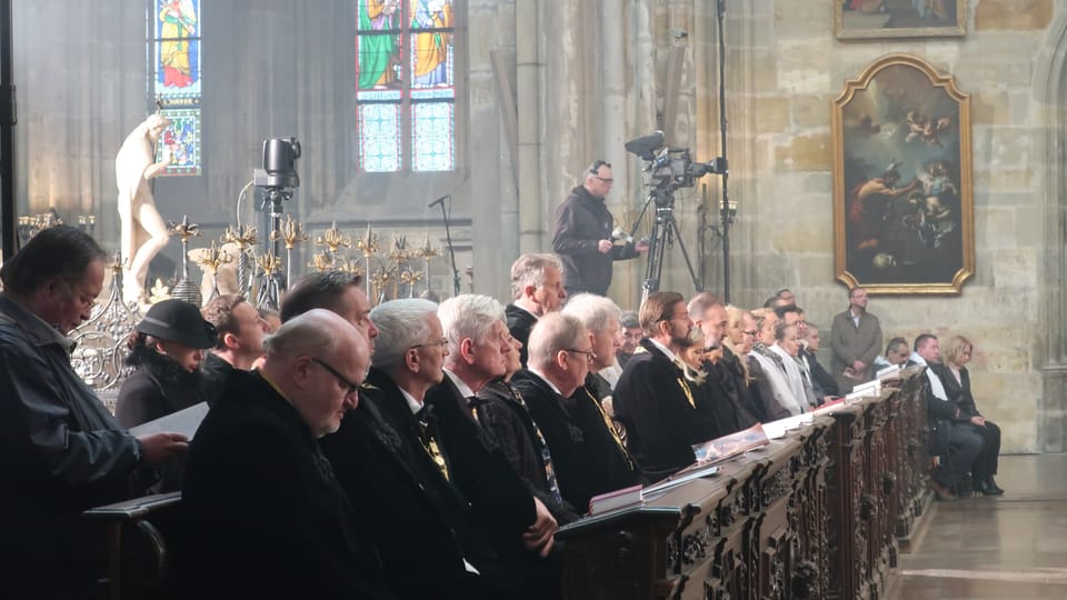 Se traslada el relicario del emperador Carlos I a la catedral de San Vito de Praga | Foto: Martina Schneibergová, Radio Prague International Se traslada el relicario del emperador Carlos I a la catedral de San Vito de Praga | Foto: Martina Schneibergová, Radio Prague International