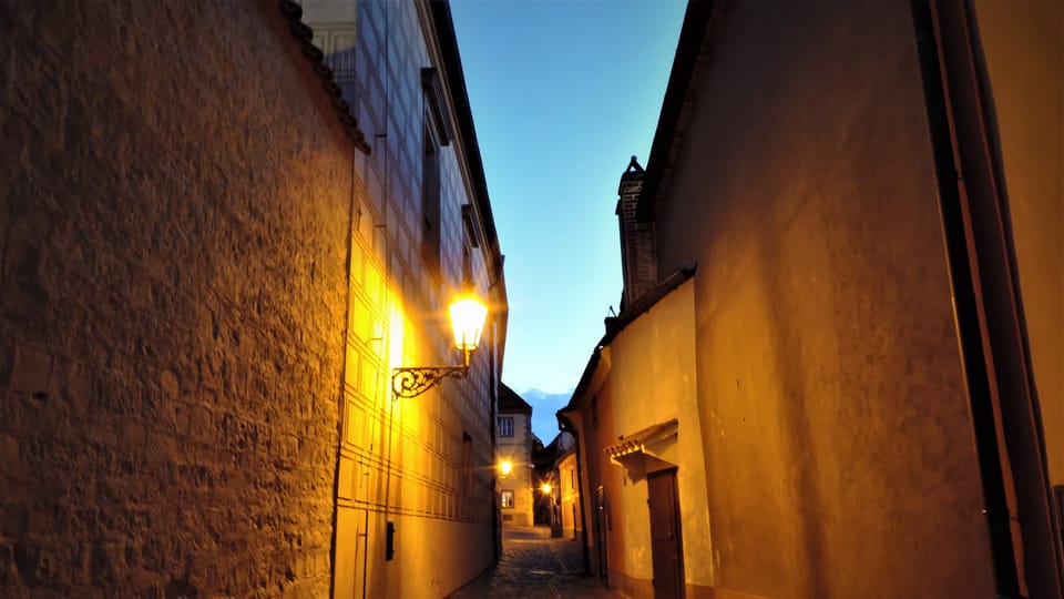 Callejón dorado del Castillo de Praga, donde estaría la Casa de la última farola | Foto: Juan Pablo Bertazza, Radio Prague International Callejón dorado del Castillo de Praga, donde estaría la Casa de la última farola | Foto: Juan Pablo Bertazza, Radio Prague International