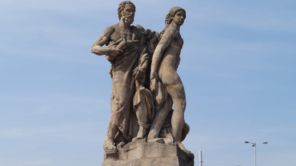 Escultura “Humanidad” de Jan Štursa | Foto: Radio Prague International Escultura “Humanidad” de Jan Štursa | Foto: Radio Prague International