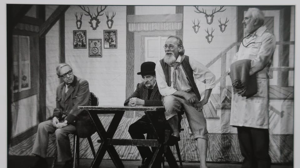 Repro: Pavla Černá,  Jan Kašpar,  Josef Ptáček,  Zdeněk Škrdlant,  Kalendář 2018 - Oblíbené dialogy; Divadlo Járy Cimrmana