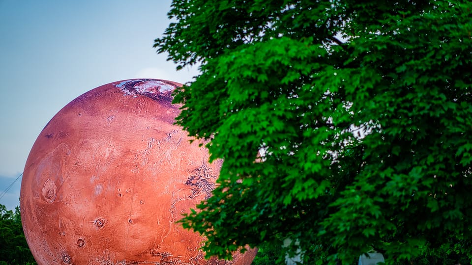 El modelo del Marte llamado Marsmeloun | Foto: Michal Bernátek, El Observatorio y Planetario de Brno El modelo del Marte llamado Marsmeloun | Foto: Michal Bernátek, El Observatorio y Planetario de Brno