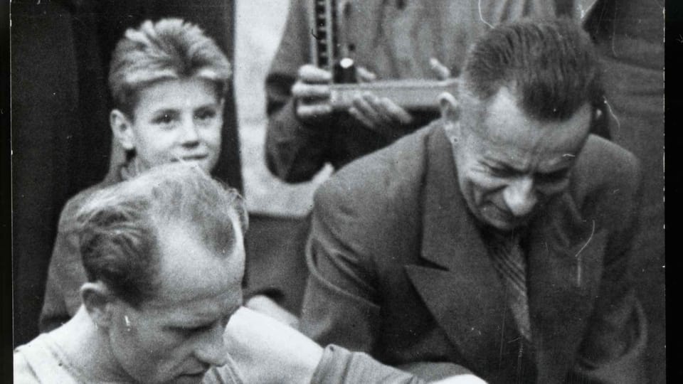 Josef Laufer y Emil Zátopek (cerca de 1955) | Foto: e-Sbírky, Národní muzeum, CC BY 4.0 DEED Josef Laufer y Emil Zátopek (cerca de 1955) | Foto: e-Sbírky, Národní muzeum, CC BY 4.0 DEED