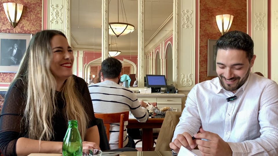 Entrevista con Nerea Blanco en el Café Louvre de Praga | Foto: Juan Muttoni,  Radio Prague International