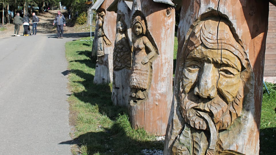 Esculturas de madera de Pustevny, foto: Ondřej Tomšů Esculturas de madera de Pustevny, foto: Ondřej Tomšů