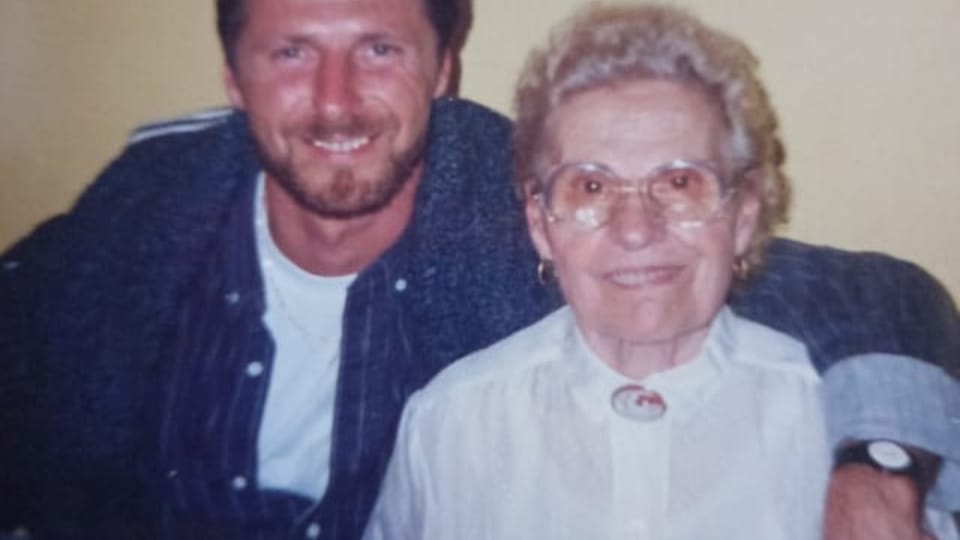 Enrique Hrabina junto a su madre Emilie Svoboda | Foto: archivo personal de Enrique Hrabina