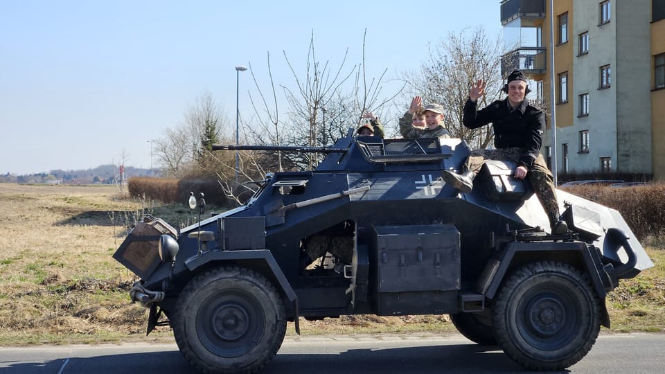 Convoy de vehículos militares históricos con motivo del 80 aniversario de la liberación y los bombardeos de Praga en 1945 | Foto: Štěpánka Budková, Radio Prague International Convoy de vehículos militares históricos con motivo del 80 aniversario de la liberación y los bombardeos de Praga en 1945 | Foto: Štěpánka Budková, Radio Prague International