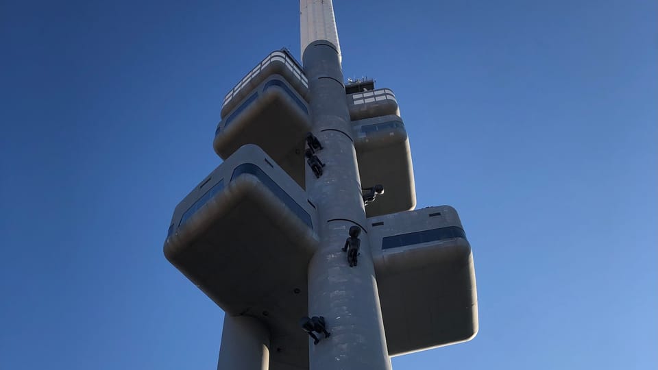 Los bebés de la Torre Žižkov | Foto: Ian Willoughby, Radio Prague International Los bebés de la Torre Žižkov | Foto: Ian Willoughby, Radio Prague International