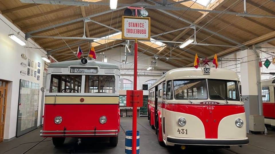 El histórico trolebús Praga TOT | Foto: Vojtěch Tomášek, Český rozhlas El histórico trolebús Praga TOT | Foto: Vojtěch Tomášek, Český rozhlas