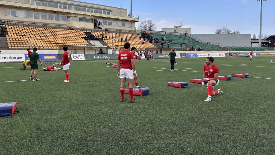 Entrenando antes del partido | Foto: Juan Pablo Bertazza,  Radio Prague International