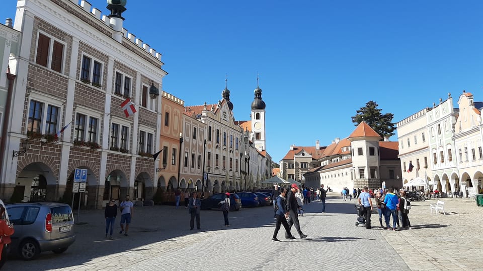 Ayuntamiento de Telč,  detrás el palacio,  foto: Lenka Žižková