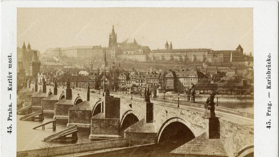 Puente de Carlos alrededor de 1870 | Foto: František Fridrich,  Museo de la Ciudad de Praga