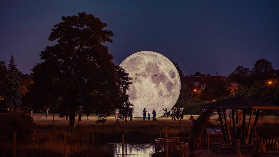 El modelo de la Luna llamado Lunalóna | Foto: Michal Bernátek, El Observatorio y Planetario de Brno El modelo de la Luna llamado Lunalóna | Foto: Michal Bernátek, El Observatorio y Planetario de Brno