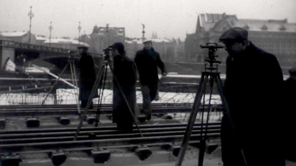 Traslado de la capilla de Santa María Magdalena en febrero de 1956 | Foto: Přesun kaple svaté Máří Magdaleny/Česká televize