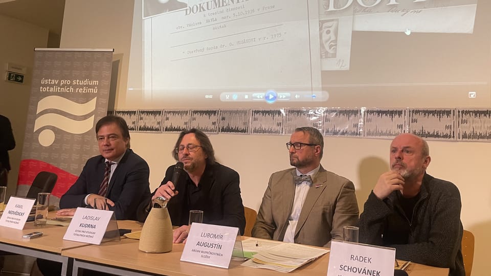 Los representantes del Instituto para el Estudio de los Regímenes Totalitarios y el Archivo de las Fuerzas de Seguridad | Foto: Dominika Bernáthová,  Radio Prague International