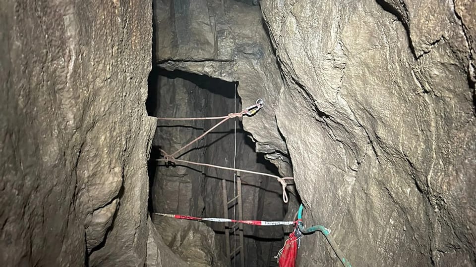 El rescate de un espeleólogo en la cueva de Svážná studna | Foto: HZS ČR El rescate de un espeleólogo en la cueva de Svážná studna | Foto: HZS ČR