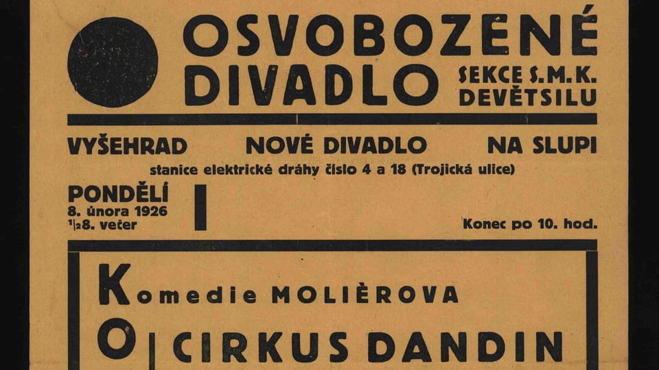 El 8 de febrero de 1926 se estrenó en el teatro Na Slupi la adaptación de la obra de Molière, una vanguardista puesta en escena titulada Cirkus Dandin | Foto: e-Sbírky, Národní muzeum, CC BY-NC-ND 4.0 DEED El 8 de febrero de 1926 se estrenó en el teatro Na Slupi la adaptación de la obra de Molière, una vanguardista puesta en escena titulada Cirkus Dandin | Foto: e-Sbírky, Národní muzeum, CC BY-NC-ND 4.0 DEED