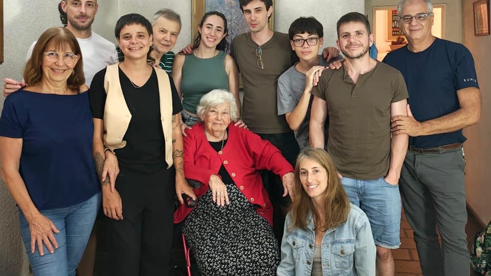 Milada con su familia actual | Foto: archivo personal