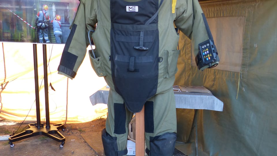 Trajes de seguridad y protección química,  foto: Klára Stejskalová