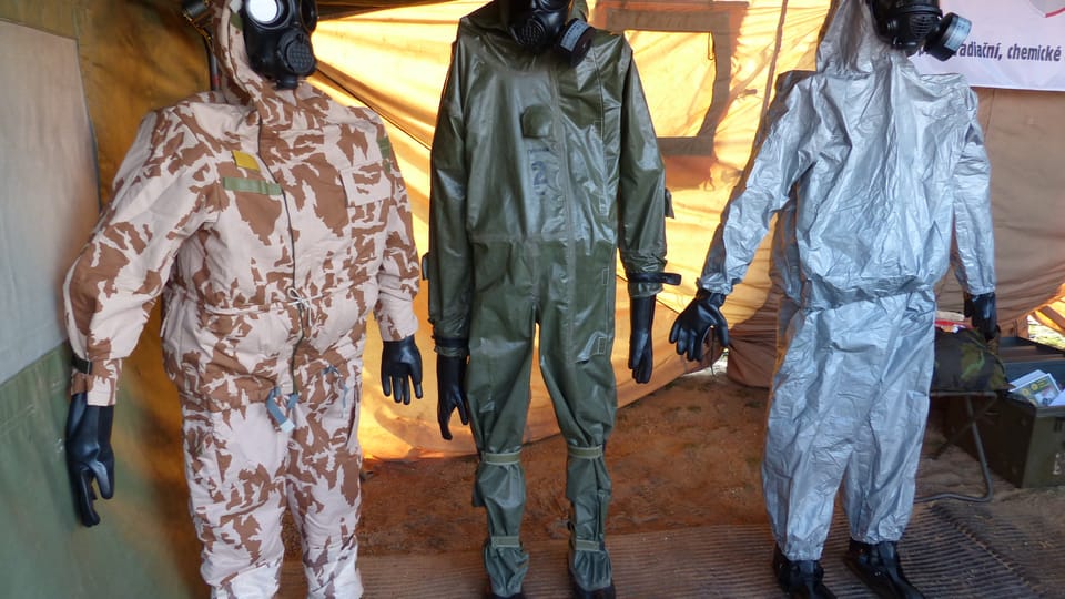 Trajes de seguridad y protección química,  foto: Klára Stejskalová