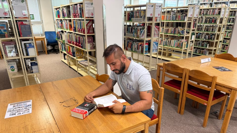 En plena lectura | Foto: archivo personal En plena lectura | Foto: archivo personal