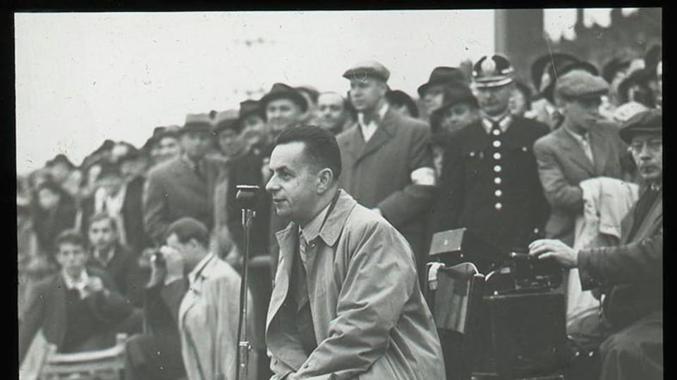 Josef Laufer (cerca de 1935) | Foto: e-Sbírky, Národní muzeum, CC BY 4.0 DEED Josef Laufer (cerca de 1935) | Foto: e-Sbírky, Národní muzeum, CC BY 4.0 DEED