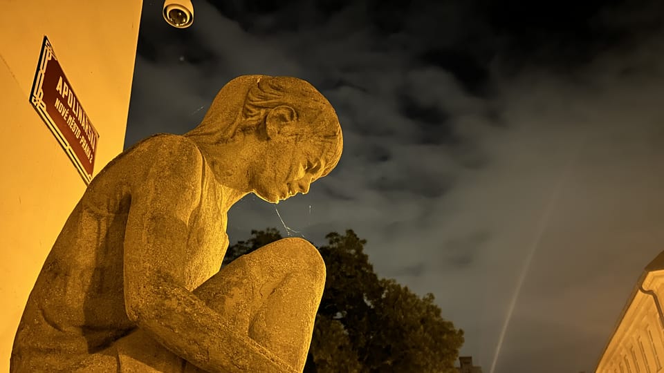 Estatua en jardín de infantes | Foto: Juan Pablo Bertazza, Radio Prague International Estatua en jardín de infantes | Foto: Juan Pablo Bertazza, Radio Prague International