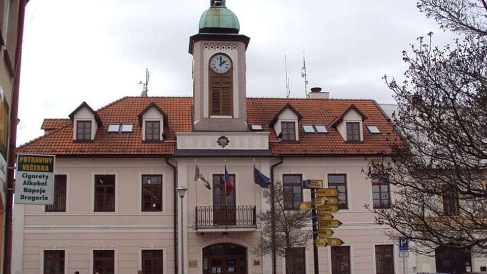 Ayuntamiento de la ciudad de Doksy, foto: Zákupák / PD Ayuntamiento de la ciudad de Doksy, foto: Zákupák / PD