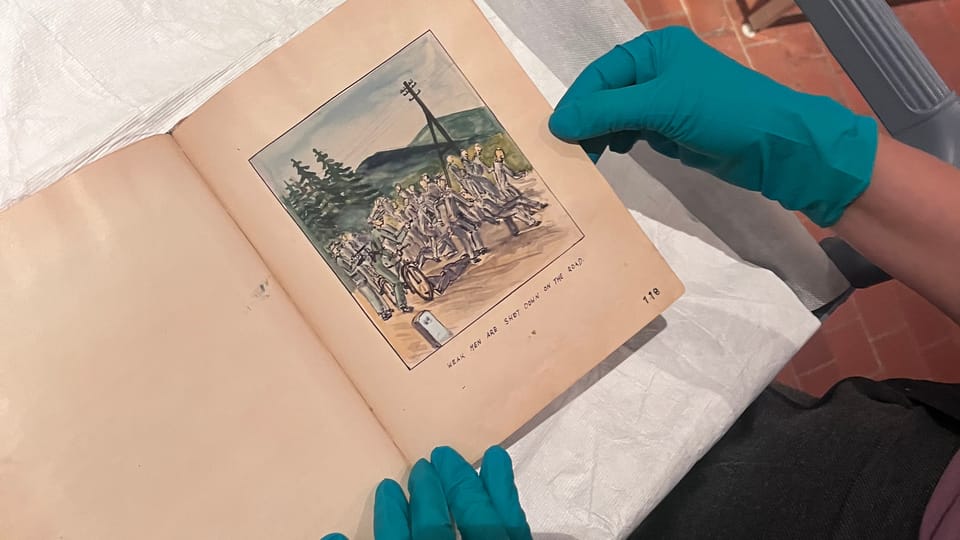 El álbum,  compuesto por 127 acuarelas,  dibujos y textos realizados por Alfred Kantor | Foto: Alexis Rosenzweig,  Radio Prague International
