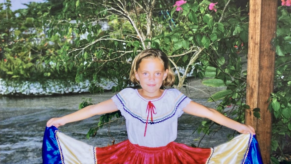 Kateřina con un traje típico costarricense | Foto: archivo personal de Kateřina Sýkorová Kateřina con un traje típico costarricense | Foto: archivo personal de Kateřina Sýkorová
