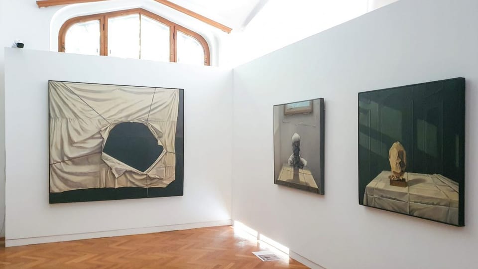 La exposición ‘Realismo fenomenal’ en la Galería de Bohemia del Sur de Aleš presenta la obra de Theodor Pištěk | Foto: Petr Kubát, Český rozhlas La exposición ‘Realismo fenomenal’ en la Galería de Bohemia del Sur de Aleš presenta la obra de Theodor Pištěk | Foto: Petr Kubát, Český rozhlas