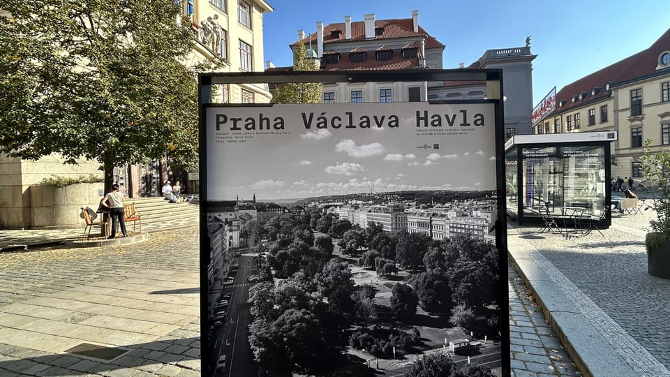 Muestra de la Praga de Havel organizada por Zdeněk Lukeš | Foto: Juan Pablo Bertazza,  Radio Prague International