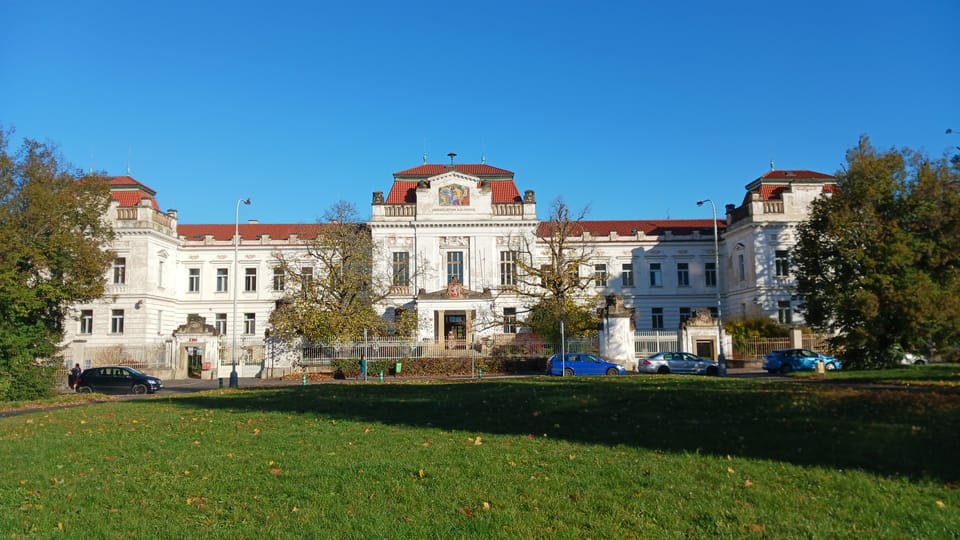 El sanatorio psiquiátrico de Bohnice | Foto: Lenka Žižková, Radio Prague International El sanatorio psiquiátrico de Bohnice | Foto: Lenka Žižková, Radio Prague International