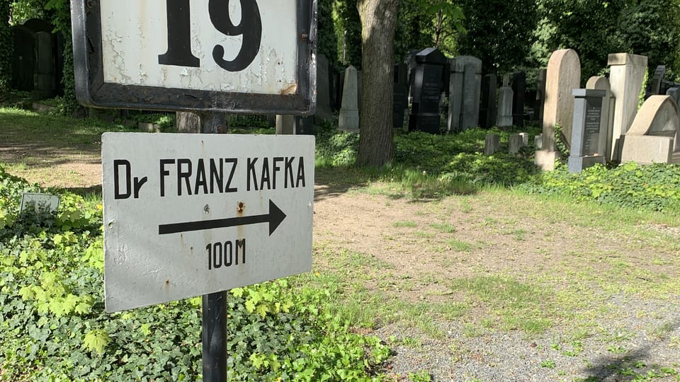 Señalética en el cementerio judío  | Foto: Juan Muttoni,  Radio Prague International