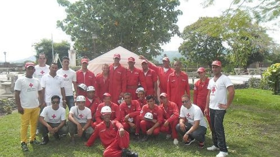 El equipo de bomberos, foto: Jorge Verdecia Roberto Ramírez El equipo de bomberos, foto: Jorge Verdecia Roberto Ramírez