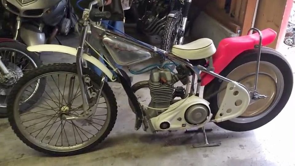 Jawa 884, foto: YouTube Jawa 884, foto: YouTube