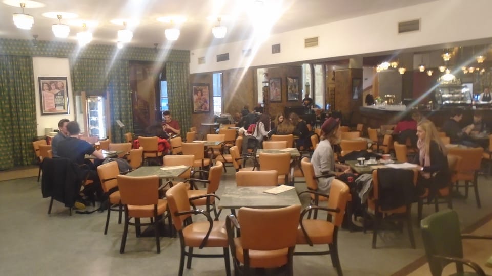 Cafetería del cine Lucerna, foto: Ana Briceño Cafetería del cine Lucerna, foto: Ana Briceño