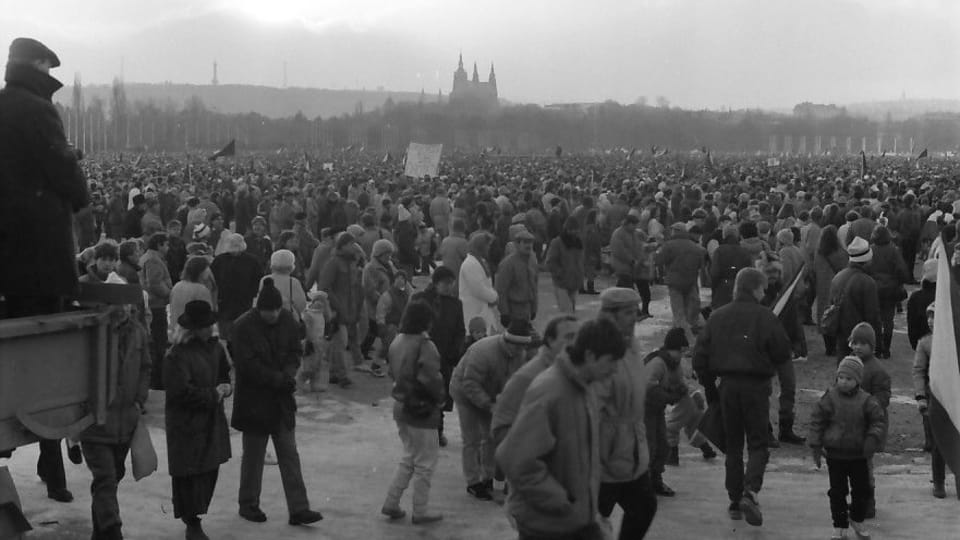 Letná en Praga, el noviembre de 1989, foto: Dušan Bouška Letná en Praga, el noviembre de 1989, foto: Dušan Bouška