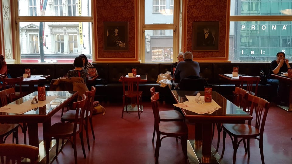 Café Louvre | Foto: Ondřej Tomšů,  Radio Prague International