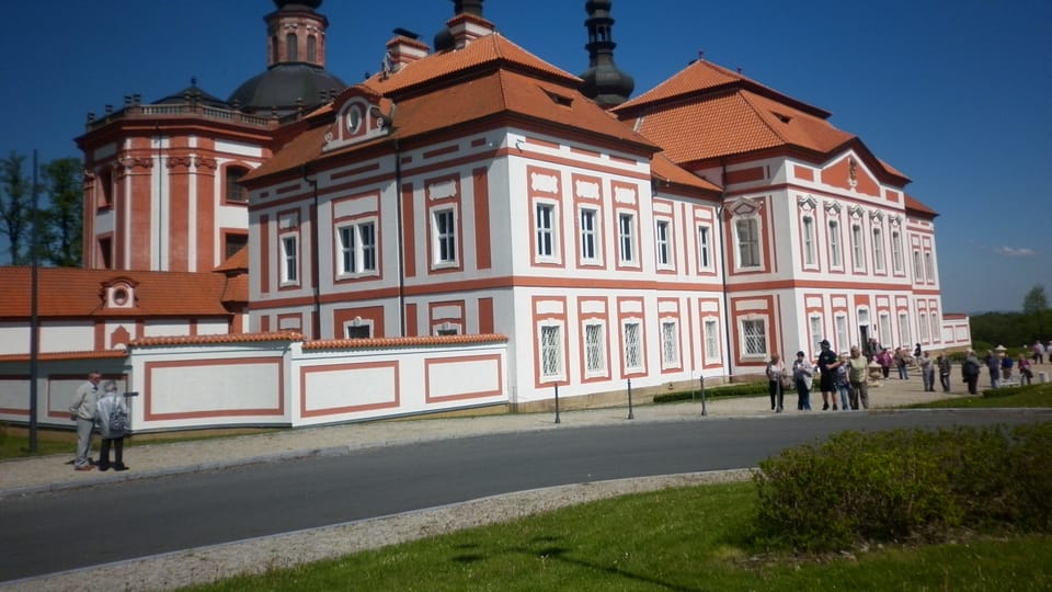 Zona de peregrinación de Mariánská Týnice con la iglesia de la Asunción de la Virgen María, foto: Zdeňka Kuchyňová Zona de peregrinación de Mariánská Týnice con la iglesia de la Asunción de la Virgen María, foto: Zdeňka Kuchyňová