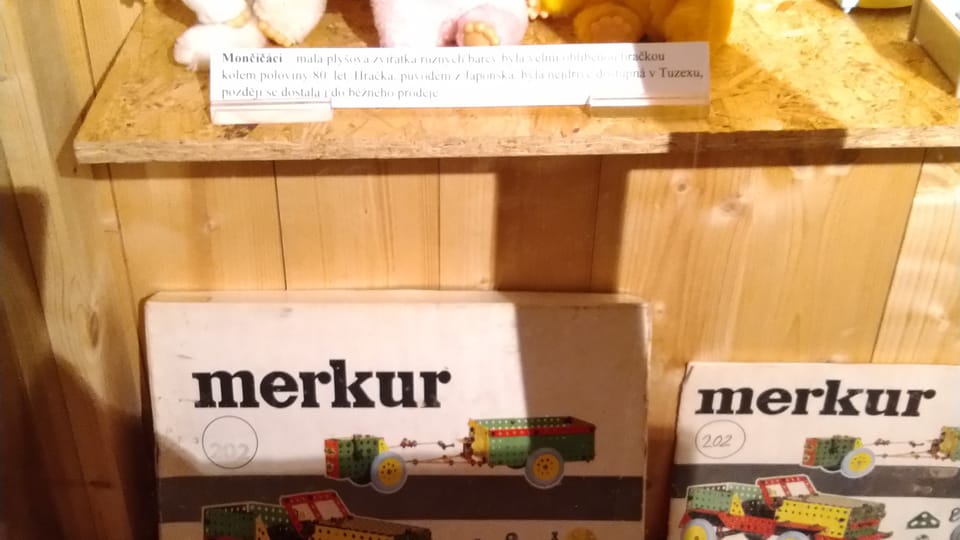 Monchichis y el juego de construcción Merkur, foto: Dominika Bernáthová Monchichis y el juego de construcción Merkur, foto: Dominika Bernáthová
