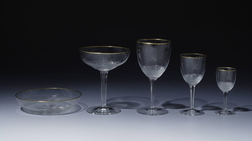 Piezas de cristalería de la marca Moser de la época del socialismo, foto: © Colección del Castillo de Praga, Jan Gloc Piezas de cristalería de la marca Moser de la época del socialismo, foto: © Colección del Castillo de Praga, Jan Gloc