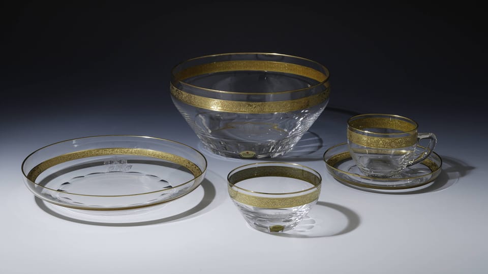 Piezas de cristalería de la marca Moser de la época del socialismo, foto: © Colección del Castillo de Praga, Jan Gloc Piezas de cristalería de la marca Moser de la época del socialismo, foto: © Colección del Castillo de Praga, Jan Gloc