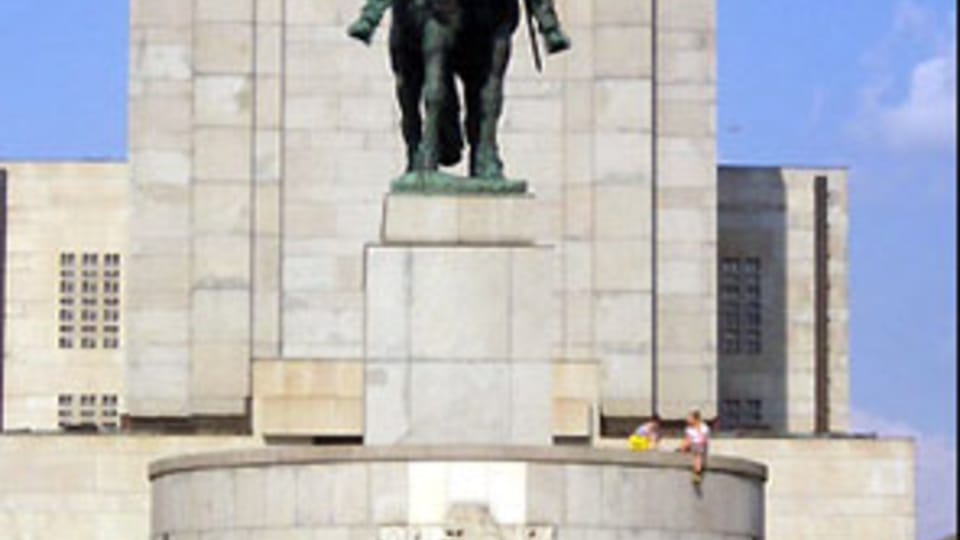 Estatua ecuestre de Zizka, colina de Vítkov en Praga Estatua ecuestre de Zizka, colina de Vítkov en Praga