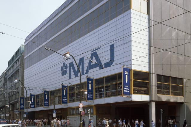 Centro comercial Máj en la avenida Národní en 1981 | Foto:  ČTK