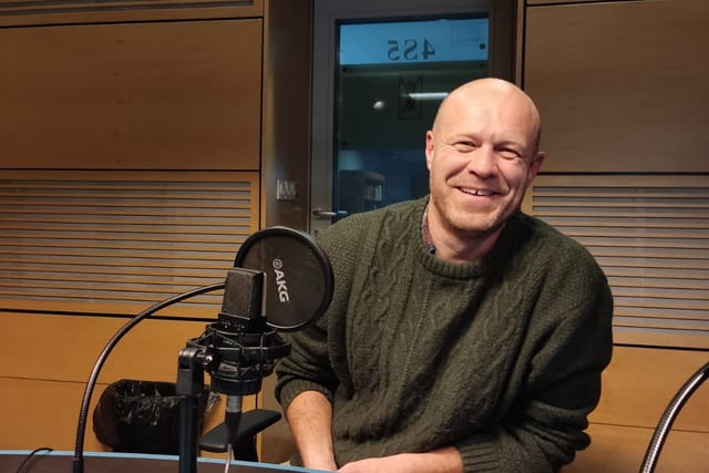 Luis Montilla en los estudios de RPI | Foto: Daniel Ordóñez,  Radio Prague International