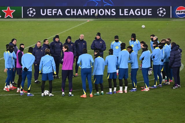 Los jugadores del FC Barcelona participan en una sesión de entrenamiento en Praga,  el 20 de enero de 2026,  en vísperas del partido de fútbol de la Liga de Campeones de la UEFA entre el Slavia de Praga y el FC Barcelona | Foto: Michal Cizek,  AFP/Profimedia
