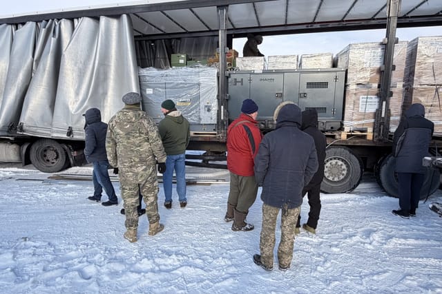 La organización Post Bellum organiza una campaña de recaudación de fondos para comprar generadores para Ucrania. | Foto: Post Bellum